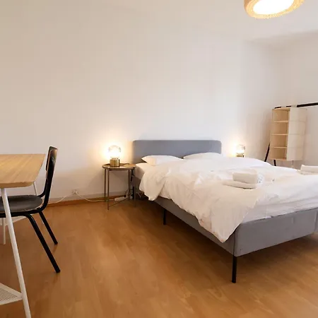 Simple & Comfy In Lejlighed Zürich